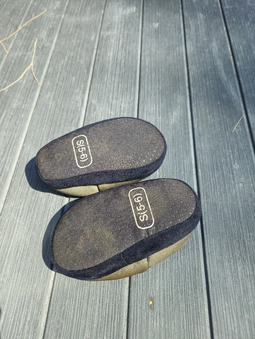 Jurassic World T-Rex Toddler Slippers Size 5/6 Dinosaur‎